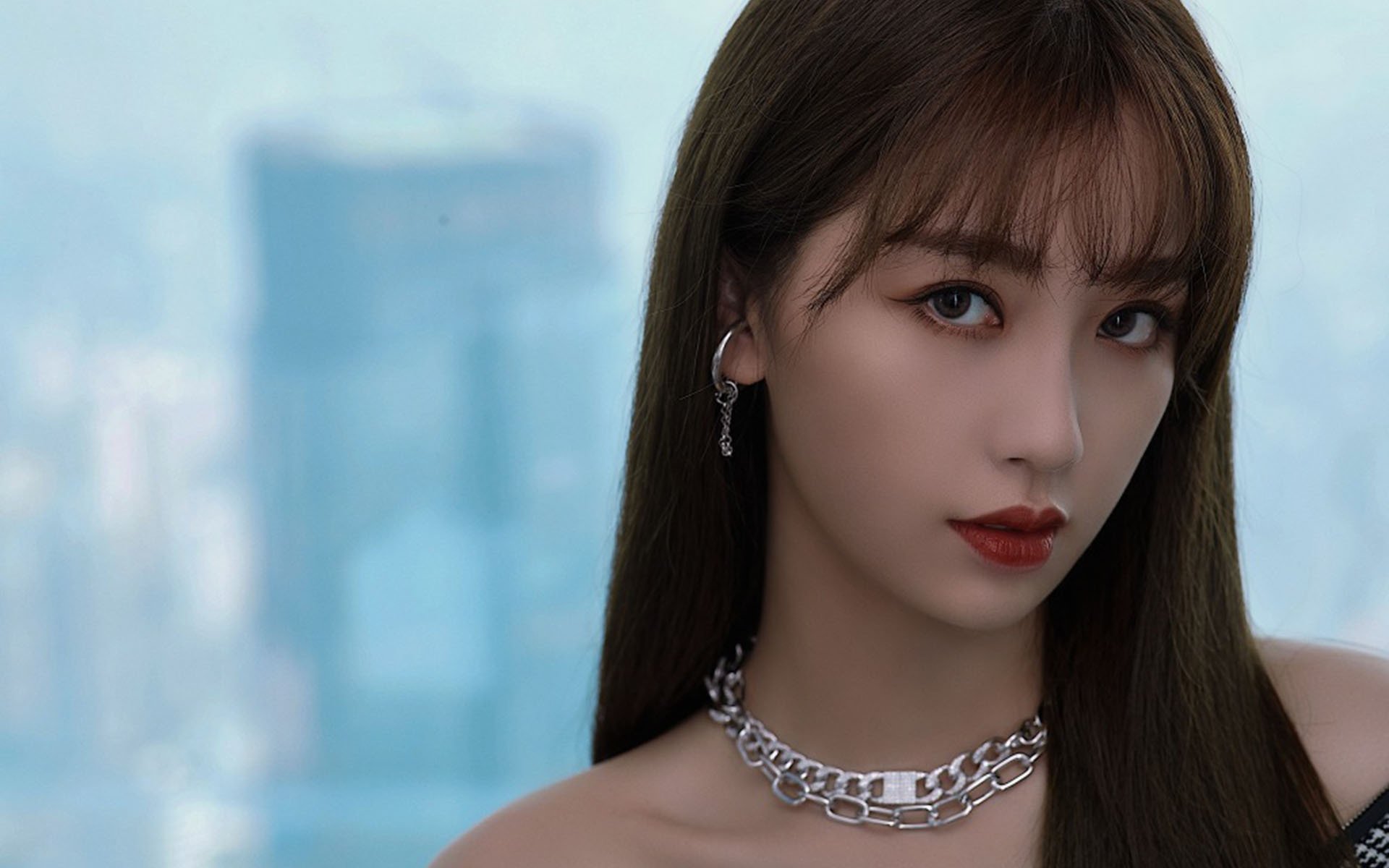 “英超超级对决：豪门激战，争夺榜首宝座”，英超经典对决