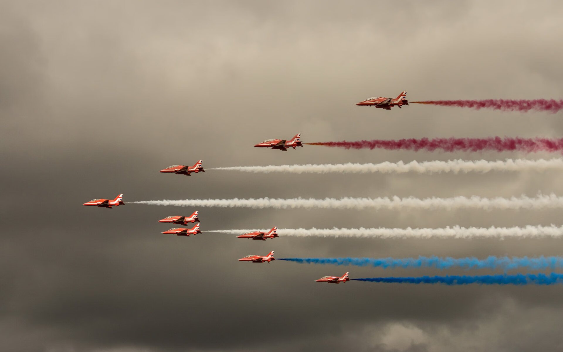 特色空中飞碟飞行体验赛,蓝天中的极速追逐,空中飞碟视频
